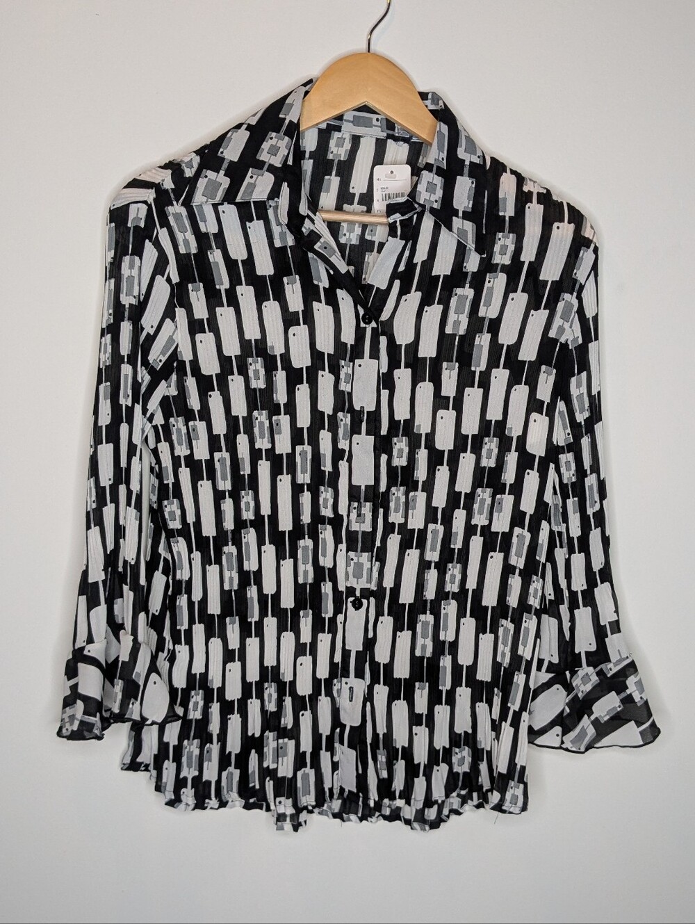 Black & White Geometric Button-Front Women's Blouse Bell Sleeve Ribbed